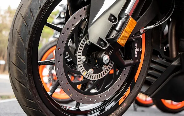 KTM RC 390 Wheels Tyres
